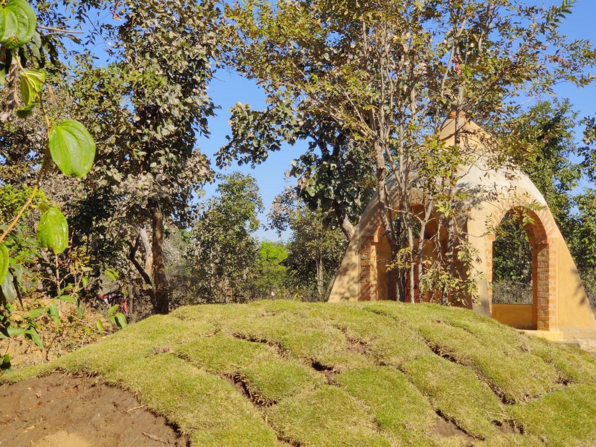 Surwahi Social Ecoestate Kānha Exterior foto