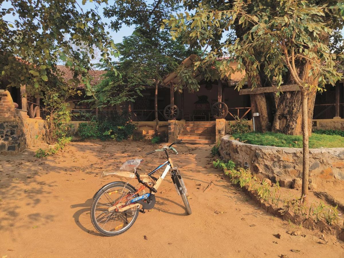 Surwahi Social Ecoestate Kānha Exterior foto