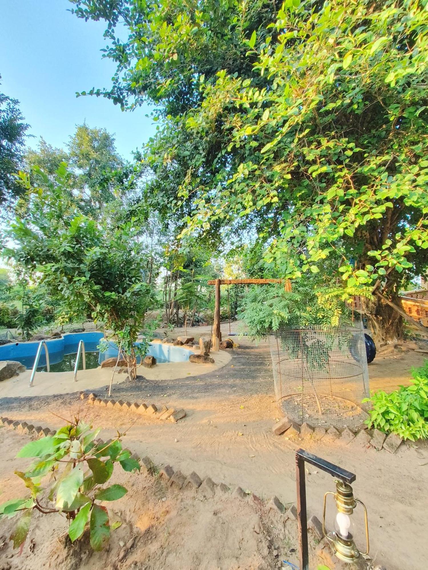 Surwahi Social Ecoestate Kānha Exterior foto